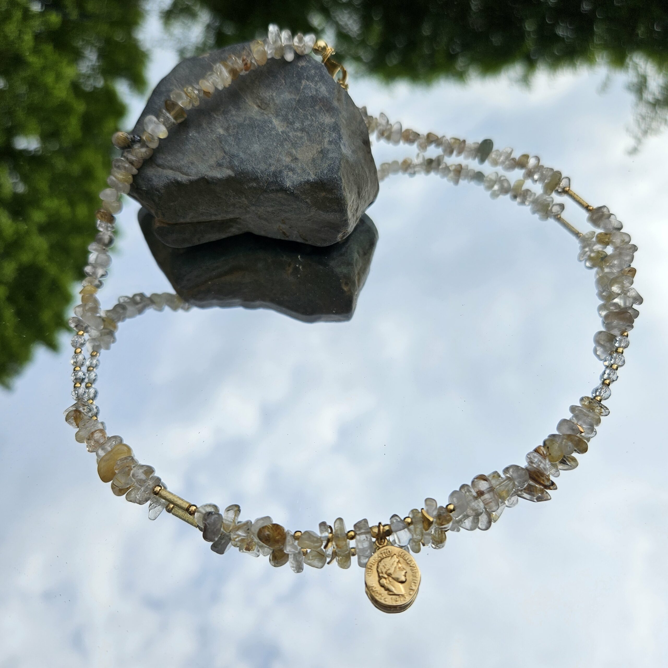 Naszyjnik kwarc z rutylem monetka