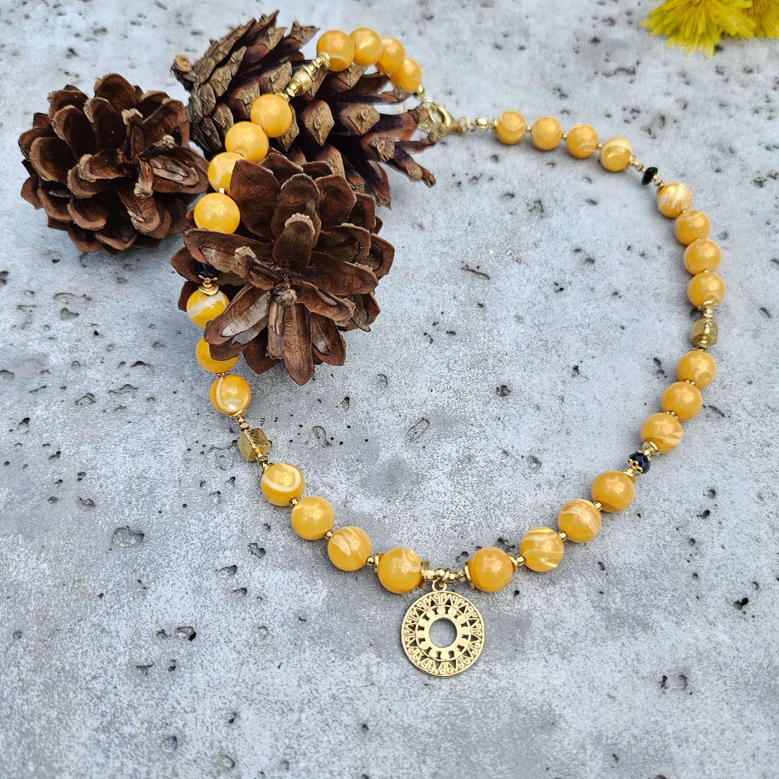 Naszyjnik masa perłowa pomarańczowa