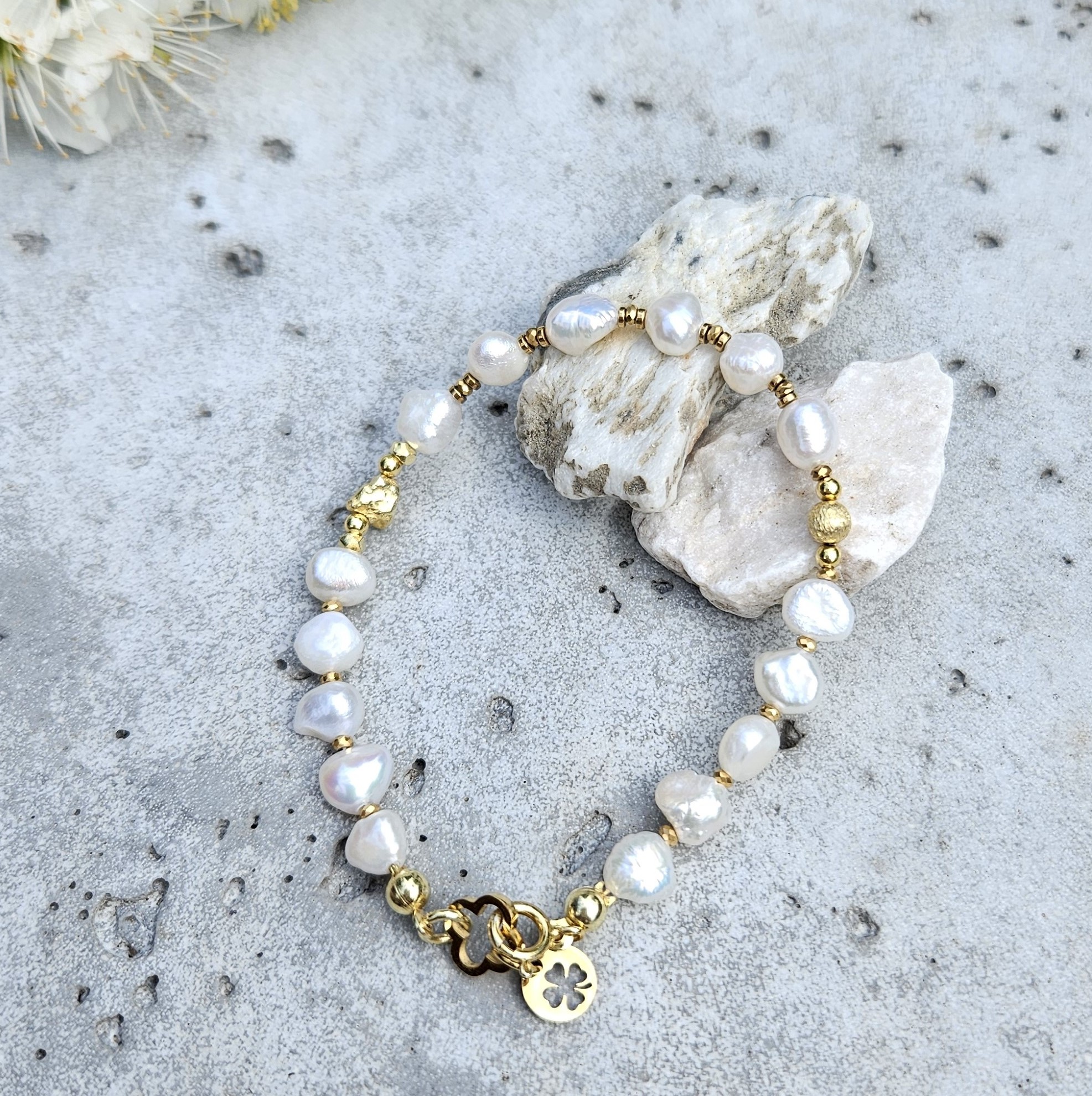 Bransoletka biała perła nieregularna - obrazek 2